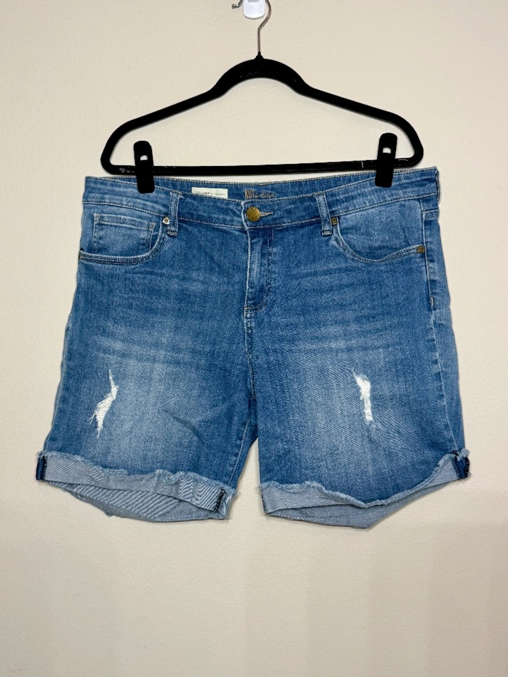 KUT from the Kloth Catherine Boyfriend Shorts Mid Distressed
